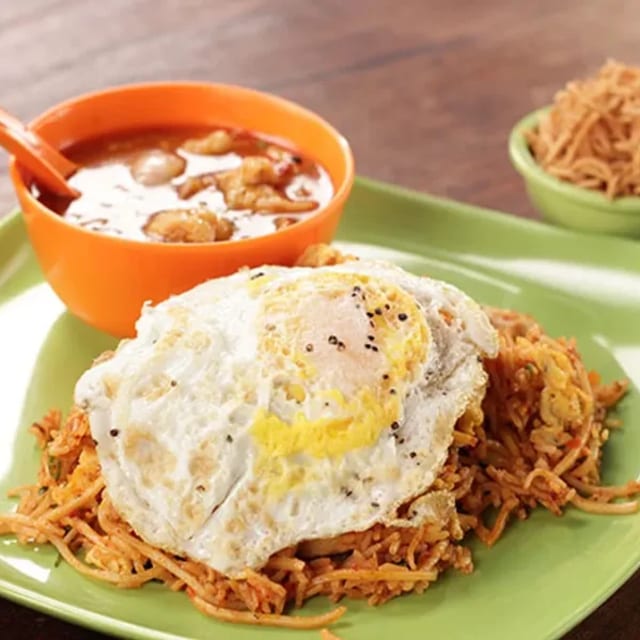 Egg Schezwan Triple Noodles.